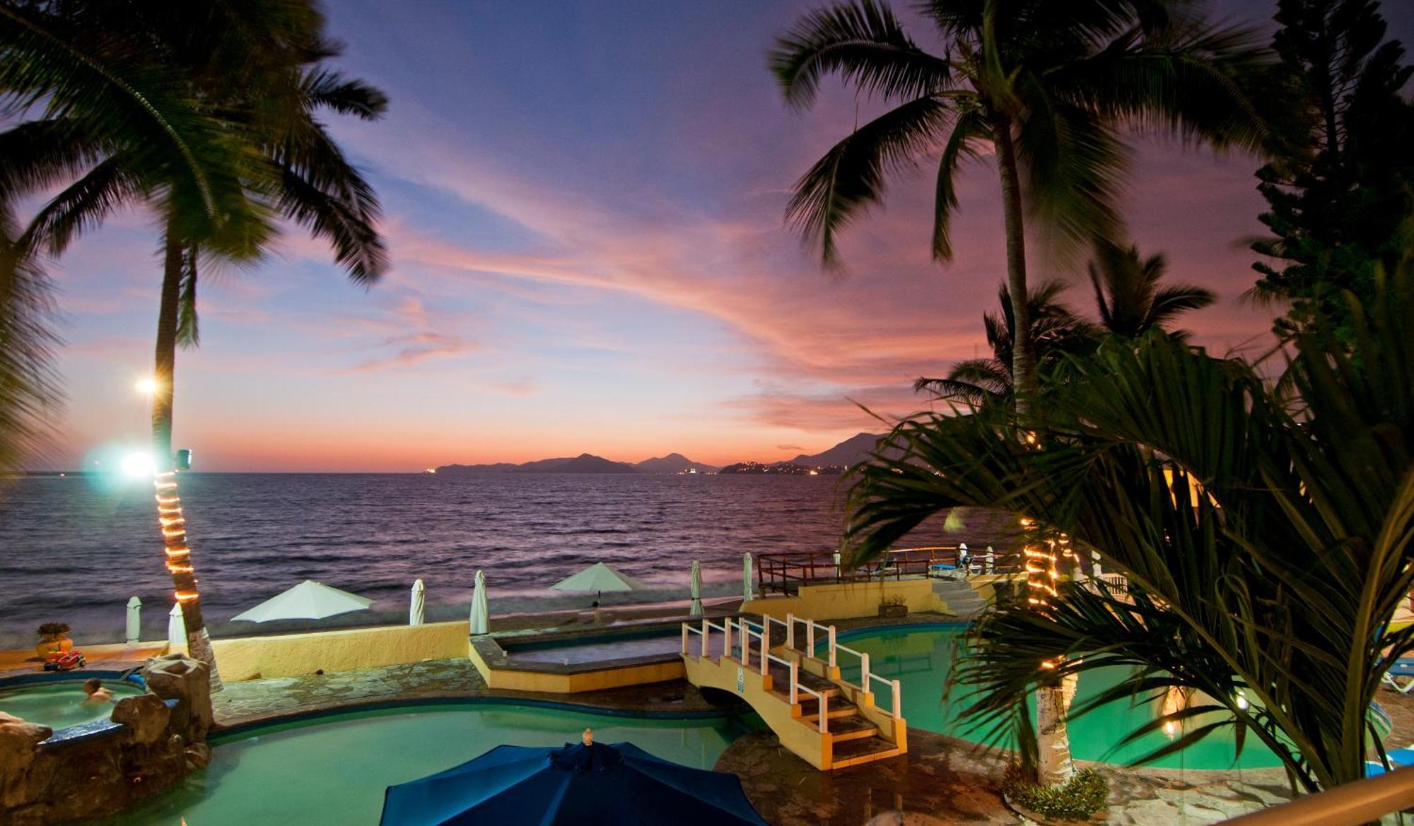 Hotel Marina Puerto Dorado Мансанільйо Екстер'єр фото